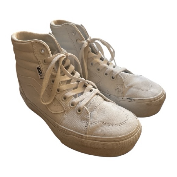 Vans Shoes - ⭐️ Vans Women's Off-White High-Top Sneakers ⭐️